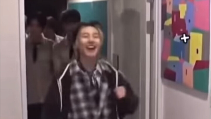 [NCT DREAM | Huang Renjun] You’re so cute every single day—you’ll get eaten alive if you keep this u