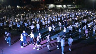 Do you like the scene where thousands of people dance for the Ace of Spades?