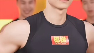 整个直播间就他眼神坚定的像来考公的