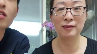 Bringing my 49-year-old mother to the valley eating world~ the whole process is high energy!!!