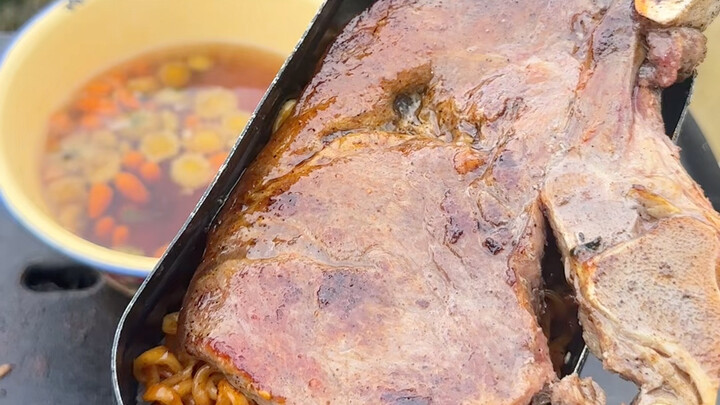 Nhạc nổi lên, món ngon xuất hiện!