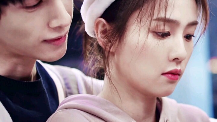 Ngakak banget, benang cinta Dan Tai Jin ini kok malah nempel semua ke Yuan Shuai ya?