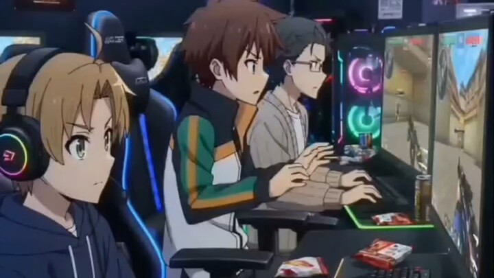 Ba đại thần dị thế giới chơi game ở quán net, Kazuto, Subaru và Rudeus sau khi cùng xếp đội ba người
