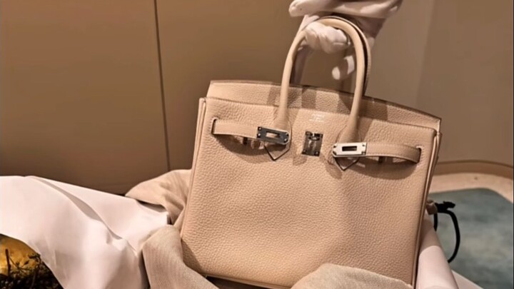 Hermès không bao giờ lừa người nghèo