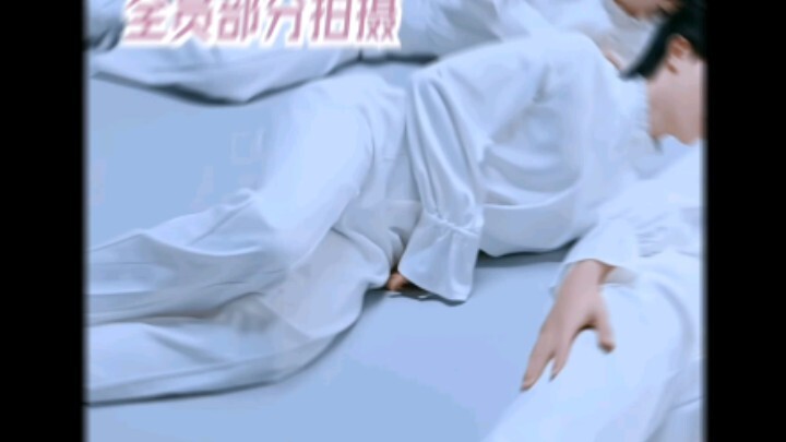 [Su Xinhao] What a pure face! But baby… what are your legs clamping onto…? Can I take a look?
