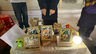 在夜市上发现有人盗版我的画，但心里挺难受的…