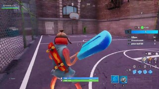 FORTNITE - DANCE OR EMOTE AT THE BASKETBALL COURT