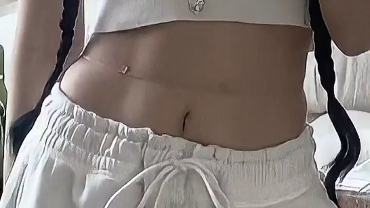 جيني حقيقية حارة جدًا في SOS!