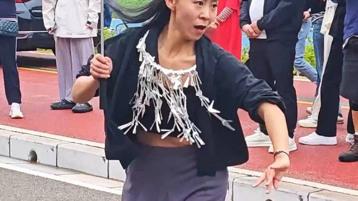 “Munao Zongge” tarian pedang Jingpo penuh dengan jiwa liar etnis Yunnan, siapa yang bisa menolak kek