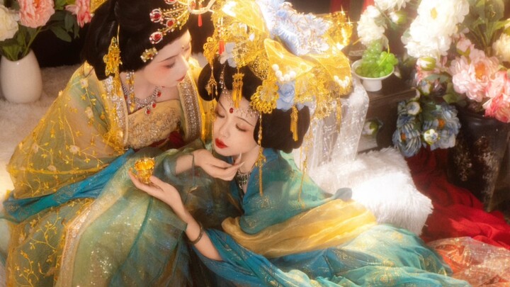 Nắp nồi đầu to?? Trên cổ Quý phi hẳn phải có tám múi cơ bụng
