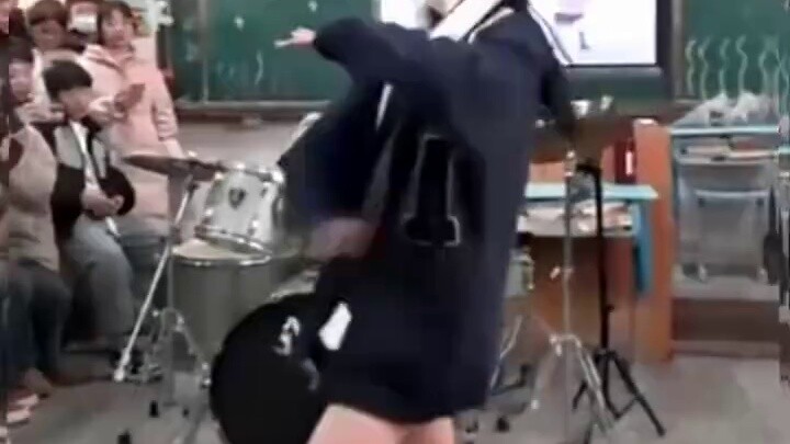 The little sister in another class