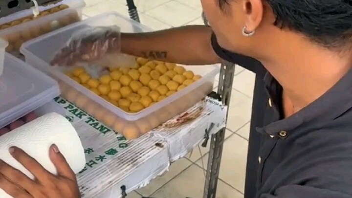 1000 bola ubi ludes terjual setiap hari, warung bola ubi kopong paling laris di jakarta