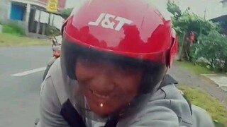 J&T PAKET PATAS MENUJU TAK TERBATAS DAN MELAMPAUINYA