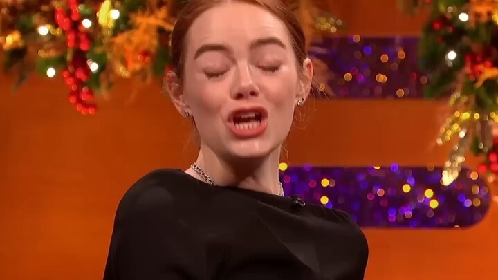 Emma Stone compares her English accent with the British