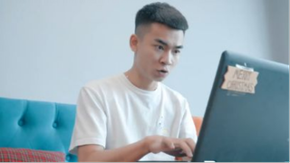 QUANG CUỐN ĐẬP HỘP LAPTOP GAMING 100 CỦ VÀ CÁI KẾT Ý NGHĨA