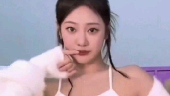 优越比例！小香肩！aespa宁艺卓'spicy'挑战小合集