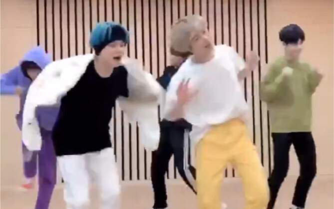 [TXT] 191001 A group of little chicks—our junior trainees—are also taking on Chicken Noodle Soup by 