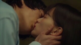 Jang Ki Yong  Kisses Chun Woo Hee  Passionately in " The Atypical Family "