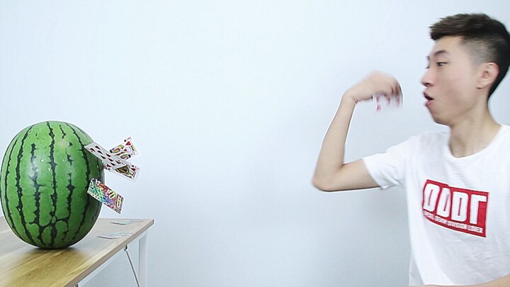 Học theo Thần Bài, luyện thành tuyệt kỹ tung bài, sau này ra ngoài chỉ cần mang theo một bộ bài là đ