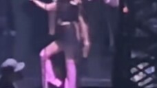 ROSÉ practiced dancing while waiting for the VMAs stage. Hard work pays off.