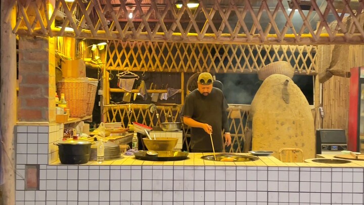 Just made some simple braised Texas-style chicken, and it had the cats at home absolutely drooling!