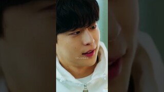 I'slipped just like that icecream🦋#shorts #kdrama #leeseyoung #thestoryofparksmarriagecontract#kiss