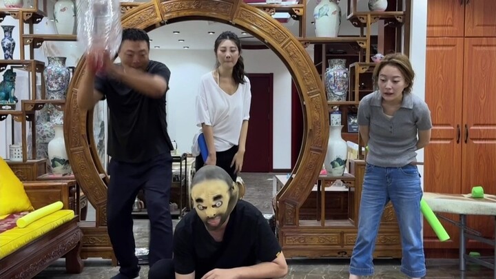 Thử thách dựng chai, yêu thương nhau~