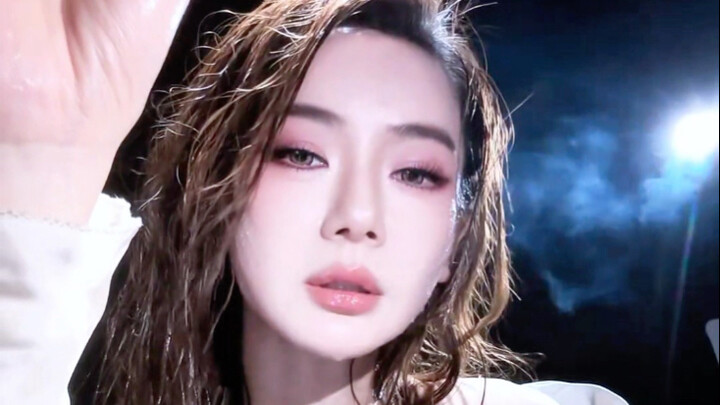 Sáu cảnh phim nổi tiếng của Qi Wei đã vượt mốc một triệu lượt xem và được cả nam giới và phụ nữ yêu 