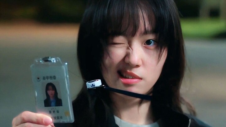 “Khoảnh khắc cô ấy nhảy xuống bệ cửa sổ, nghệ thuật đã thành!”