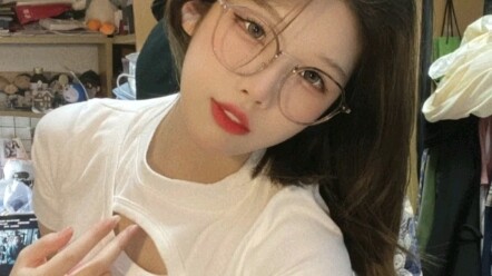 [Anonymous Submission] College: Yangzhou University Height: 163 cm Weight: 96 kg Zodiac Sign: Taurus