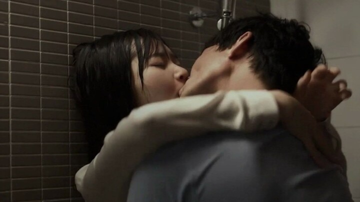 Fan Edit|Kissing Scene in Bathroom from "Door to the Night"