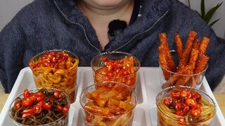 Challenge the spicy food for one yuan a cup