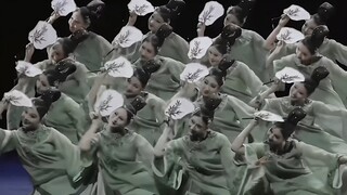 “ลมพัดเอื่อยๆ ดอกไม้ก็บานอย่างเป็นธรรมชาติ”