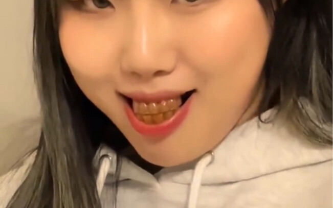 These teeth are so sexy