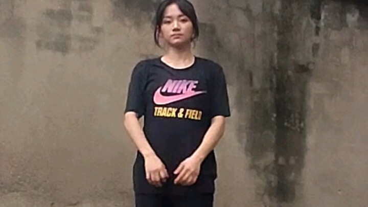 Chú chó ngốc nhảy hip hop