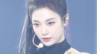 مجموعة من أربع لفات أنيقة مع حركات إيقاعية للورك في الأسبوع الأول من Whiplash