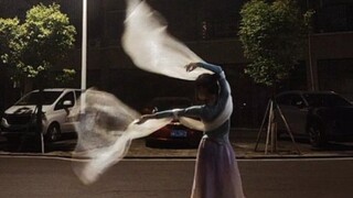 "又闻深庭歌动"