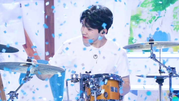 يُطلع معجبيه على ذهابه لحقن البوتوكس — مؤسس البث المباشر المليوني لفرقة الكيبوب | داي6 يوين دو وون