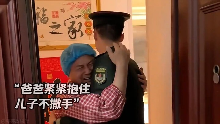 Momen menyentuh hati saat diam-diam pulang ke rumah~ #MaknaPulangKerumah #AdeganMenyentuhHati #LaguM