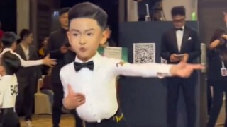 Whose centimeter show has appeared? Amazing five-head body proportions!!!