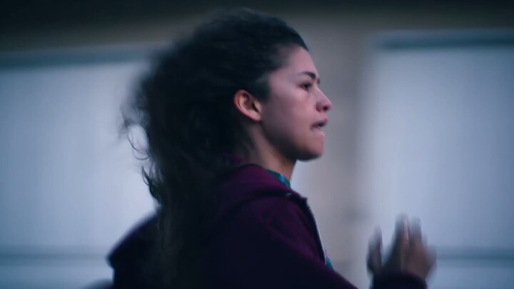 “Như vừa yêu vừa hận”