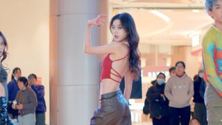 Thẻ Icky-kard và Big Sisters cùng hát tại Haizhu Poly Plaza