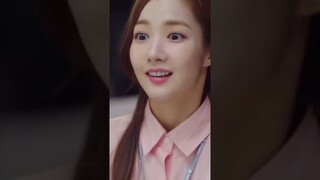 What's wrong with secretary kim✨