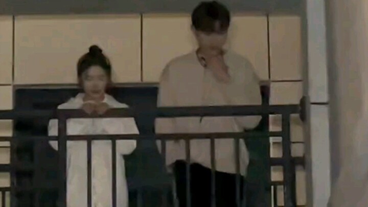 «لقد جرّبها أحدهم، في الموعد الأول يجب أن تكون مبادِرًا بالتأكيد»