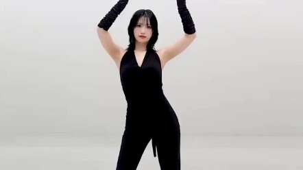 MOMO Hirai "Do Not Touch" Challenge (Black Outfit Version)