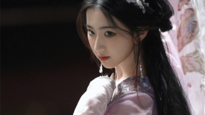 “Your Majesty, through me, whom exactly are you looking at?”