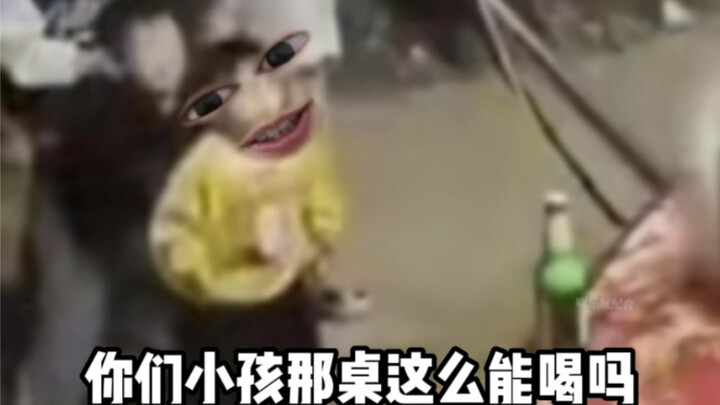 Thanh Đảo lạnh lẽo vỗ loạn lên khuôn mặt.