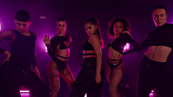 GIMME MORE |  甜歌新跳