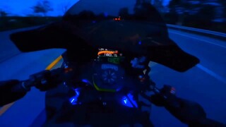 Yamaha R1 Ride Speeding