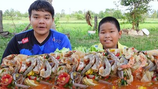 ตำยำเผ็ดทะเลรวม เมนูลงทะเล!! ทั้งเผ็ดทั้งแซ่บๆ บรรยากาศทุ่งนา | อ้ายนาวินchannel